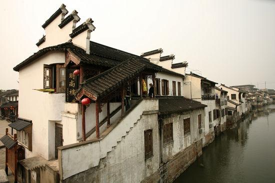 博主为拍照穿越军事重地,国防部答南都:分享攻略不能违法